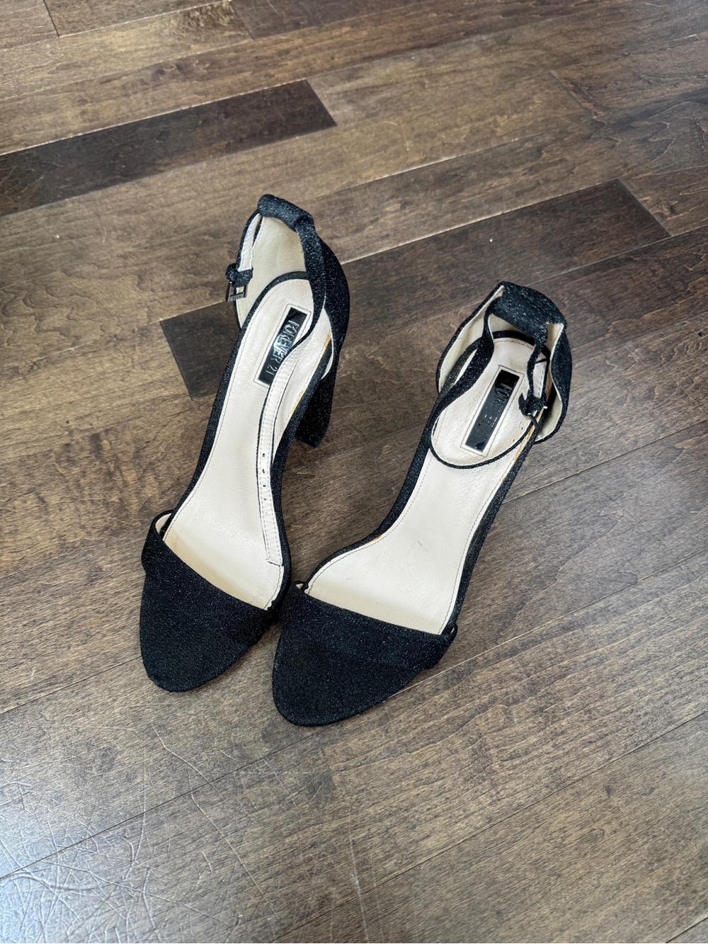 Forever 21 Black Ankle-Strap glitter fabric block heel ankle strap sandals 7.5